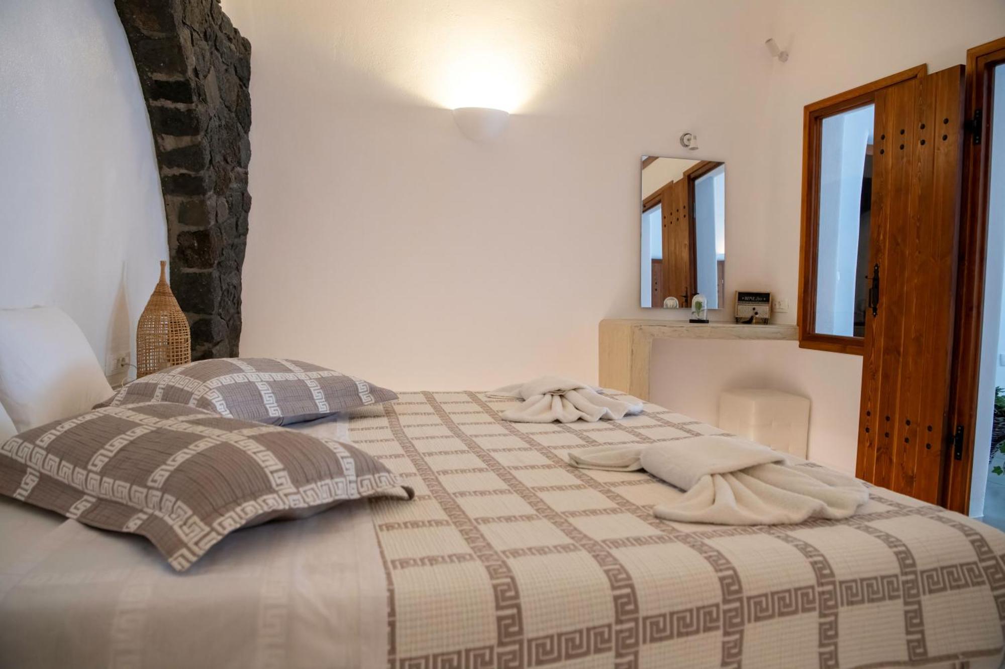 Luxe Efis Home Sea View 4 Villas & 4 Prive Jacuzzi Imerovigli  Dış mekan fotoğraf